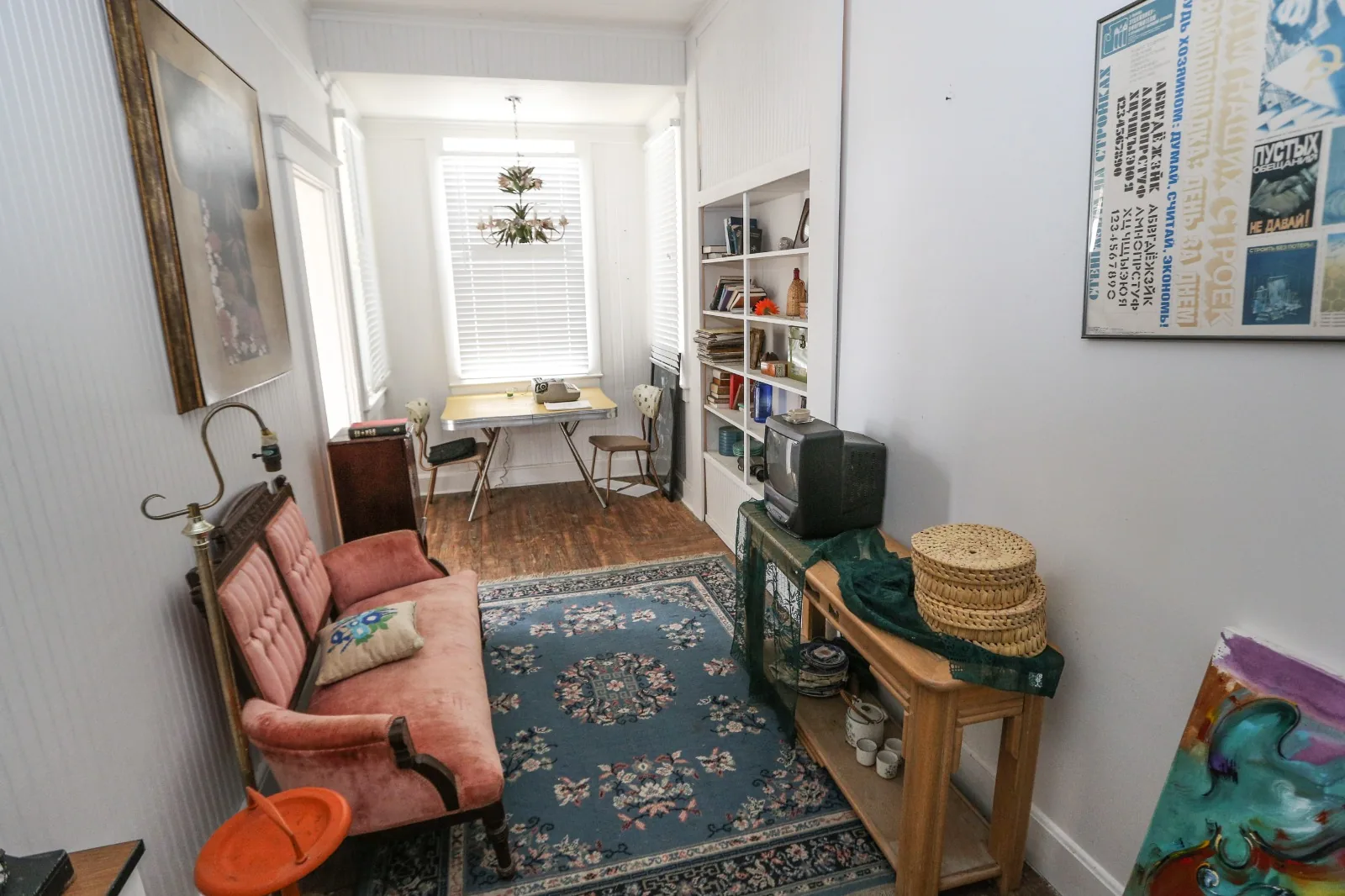 Living Room and Hallway standing set
